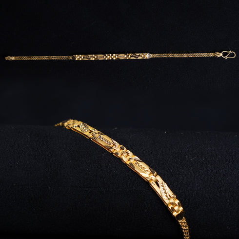 22 Carat Gold Stylish Hallmark Braclet 6.21g by Mahita Collections
